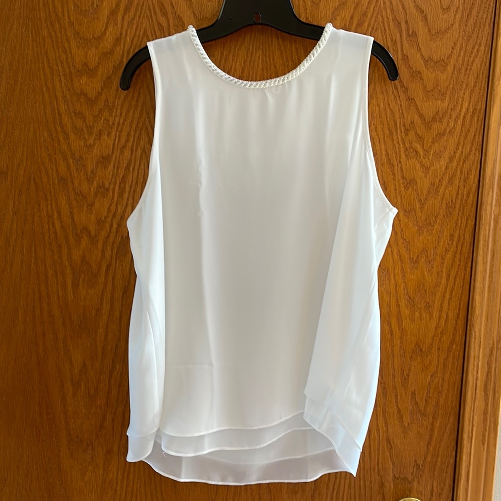 Violet + Clair Cream color Shell with beaded collar Sz XL